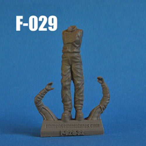Standing GP Driver Short 1/24 (F-029-024)