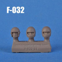 Helmeted Heads 1/24 (F-032-024)